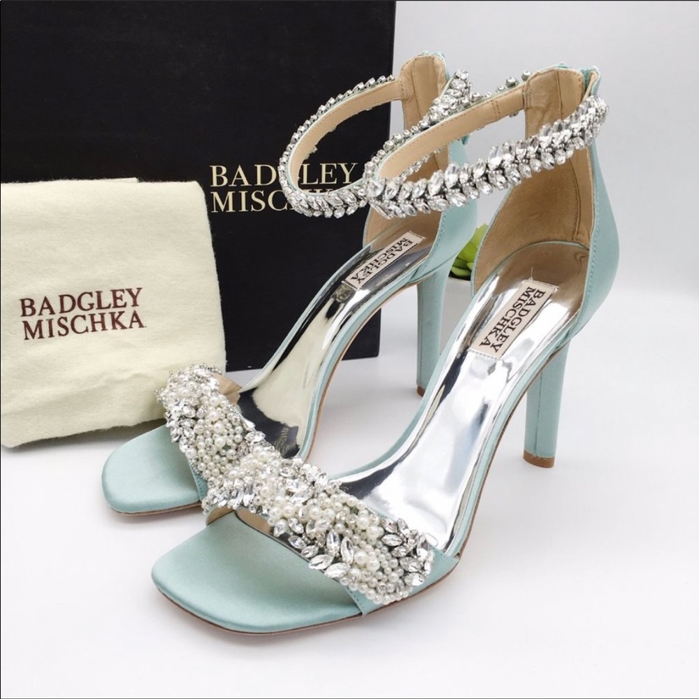 Tiffany blue size 9 Badgley Mischka heels